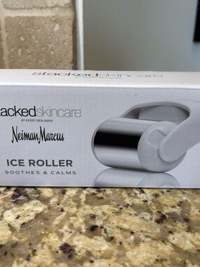 Neiman Marcus Ice Roller - Silver and White